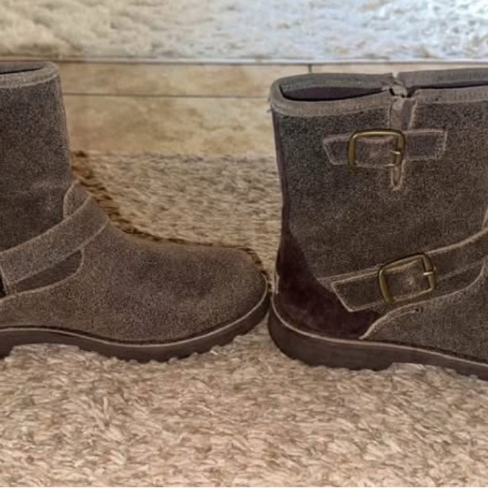 UGG Women’s / Kids' Tan and Brown Boots